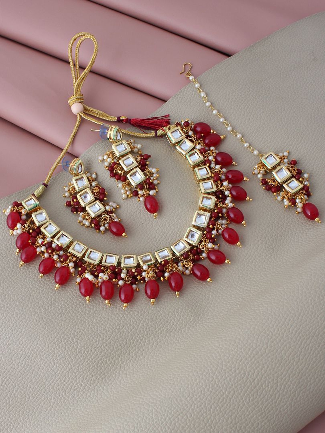 

LUCKY JEWELLERY Gold-Plated White & Maroon Kundan-Studded & Beaded Jewellery Set