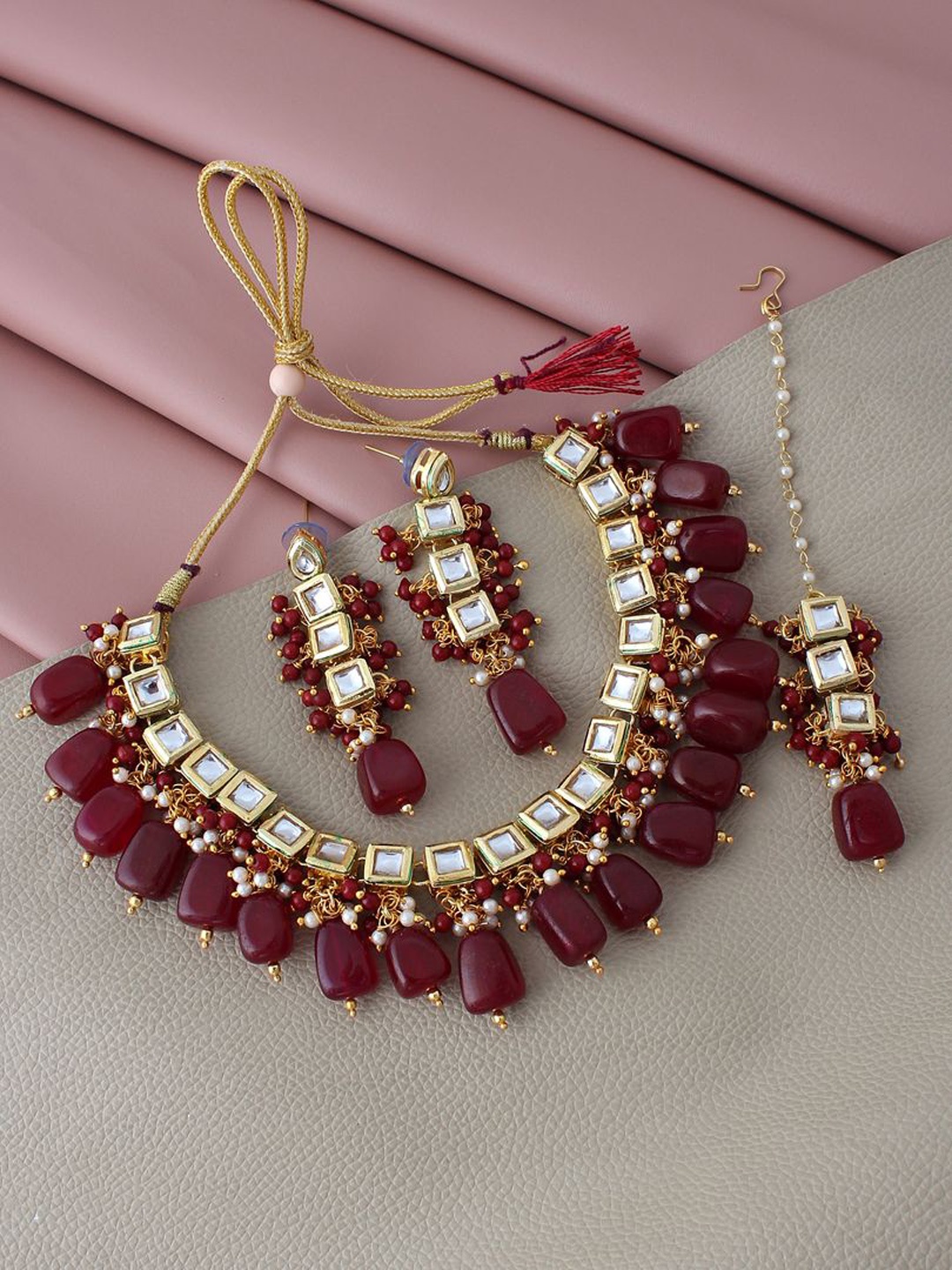 

LUCKY JEWELLERY Gold-Plated Maroon Kundan Studded Jewellery Set