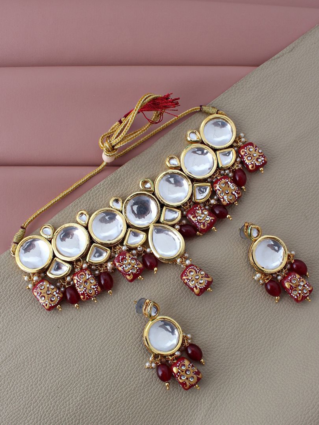 

LUCKY JEWELLERY Gold-Plated White & Maroon Kundan-Studded & Beaded Jewellery Set