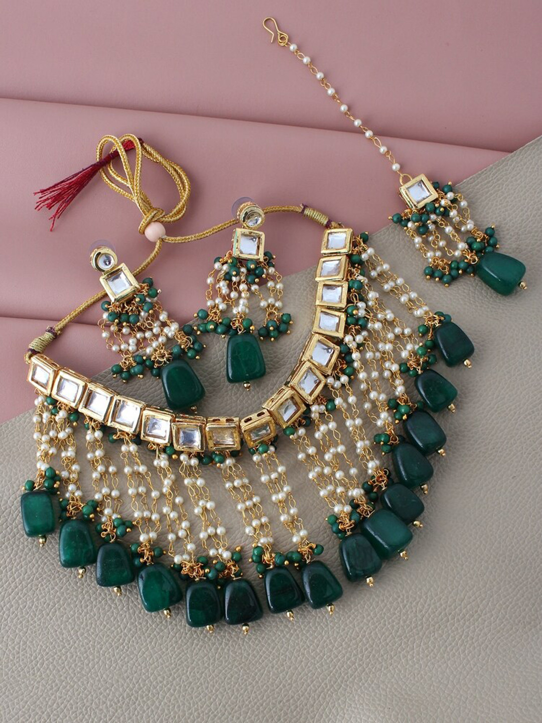 

LUCKY JEWELLERY 18k Gold Plated Green Kundan-Studded & Beaded Jewellery Set