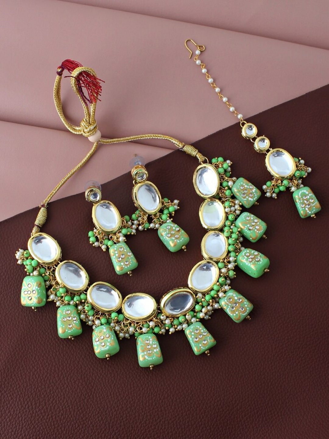 

LUCKY JEWELLERY Gold-Plated Green Kundan-Studded & Beaded Jewellery Set