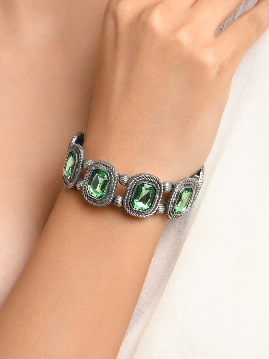 

Fida Women Silver-Toned & Green Bangle-Style Bracelet