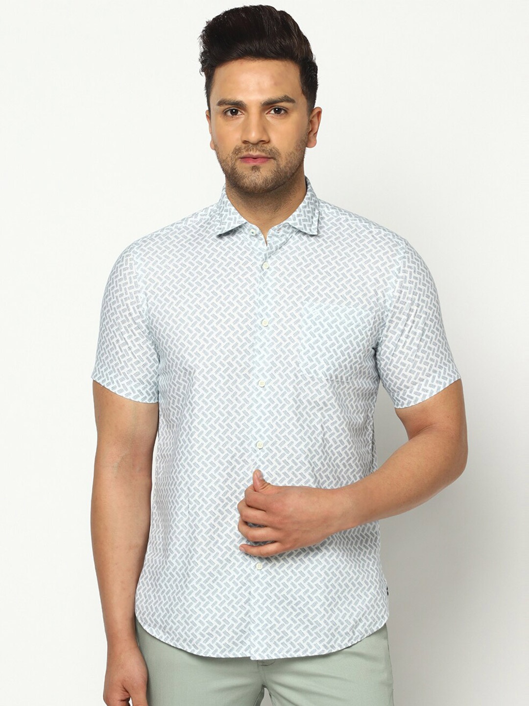 

Blackberrys Men White Slim Fit Printed Casual Shirt