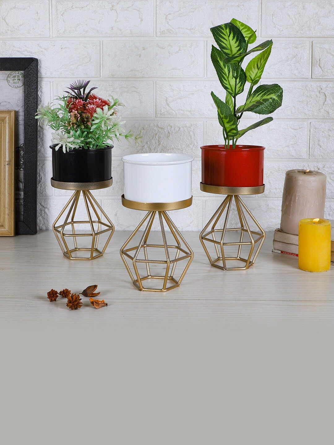 

Amaya Decors Set Of 3 Diamond Metal Planters With Stand, Gold