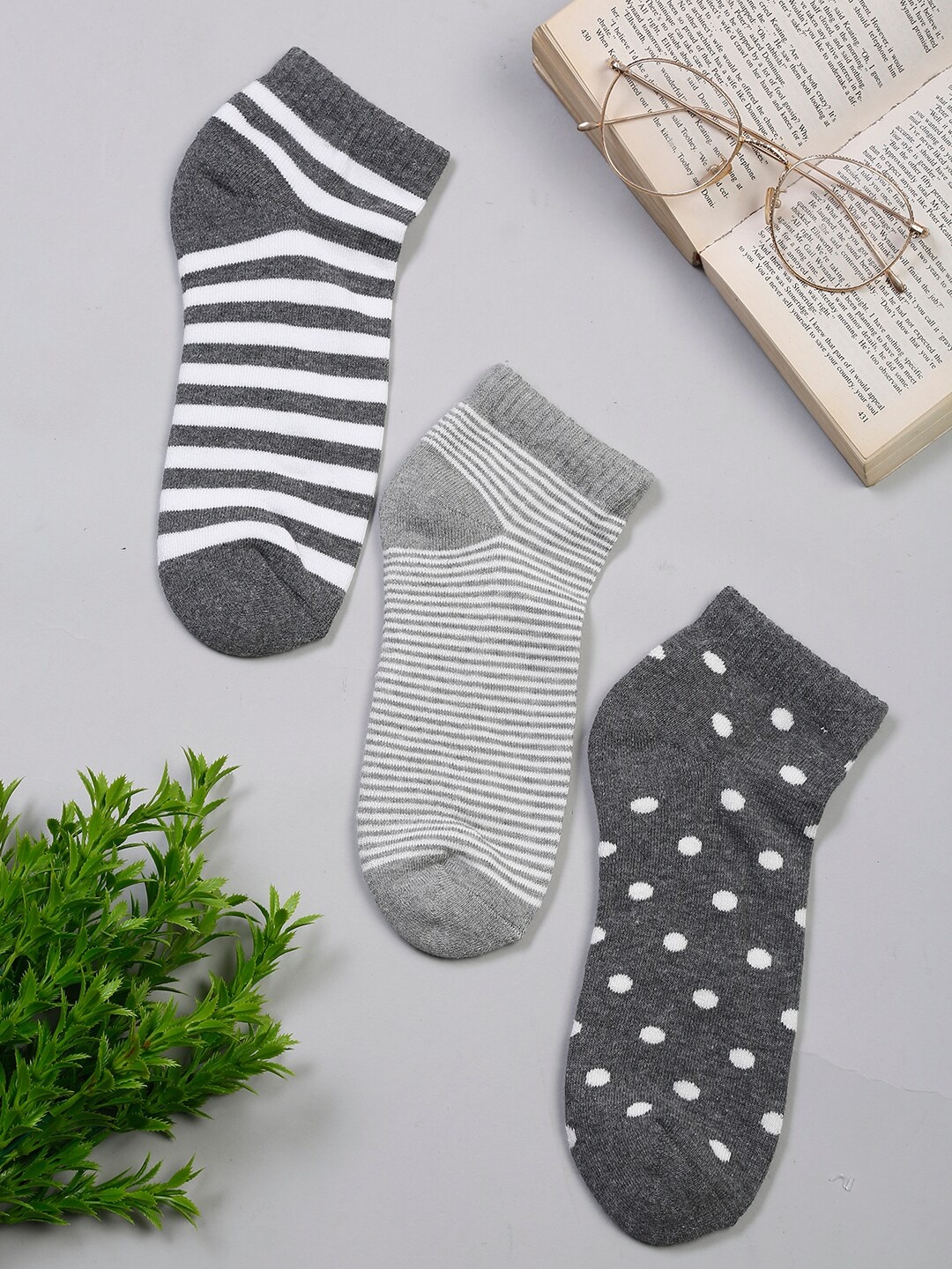 

MUTAQINOTI Men Pack Of 3 Grey Striped Ankle-Length Antimicrobial Socks