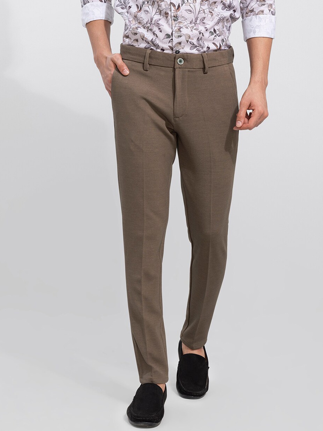

Snitch Men Black Carrot Wrinkle Free Trousers