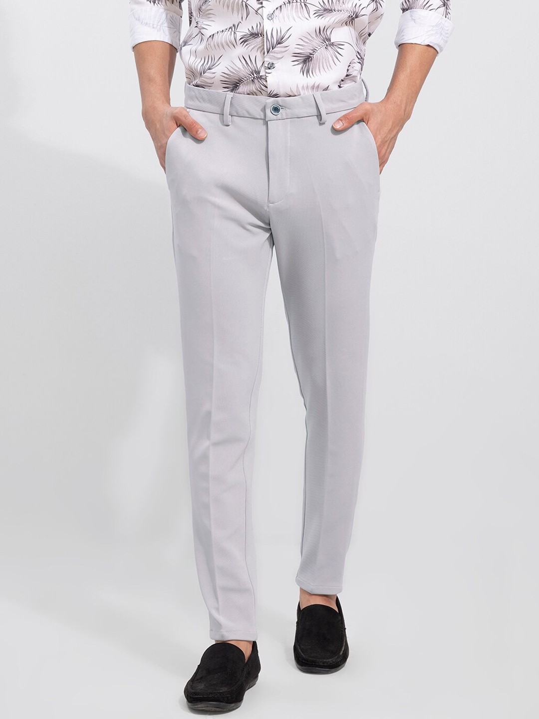 

Snitch Men Grey Carrot Tapered Fit Wrinkle Free Trouser
