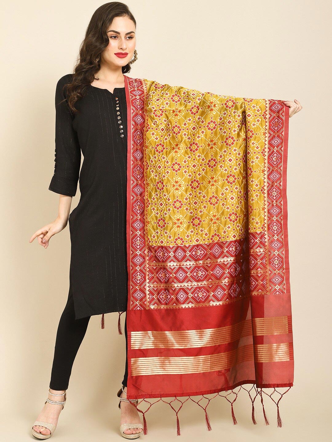 

Miaz Lifestyle Red & Yellow Woven Design Art Silk Dupatta with Zari