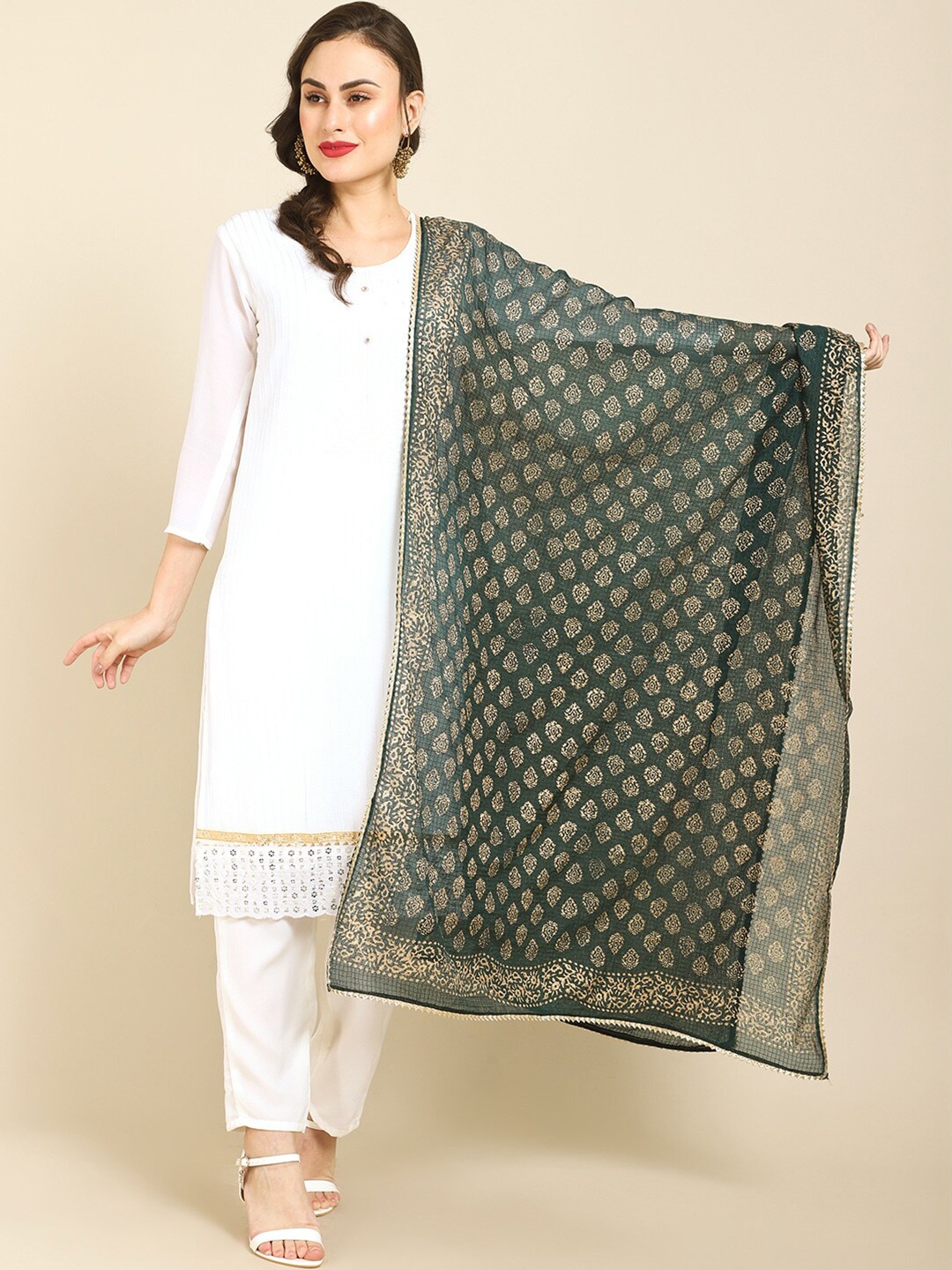 

Miaz Lifestyle Green & Gold-Toned Ethnic Motifs Printed Art Silk Foil Print Dupatta