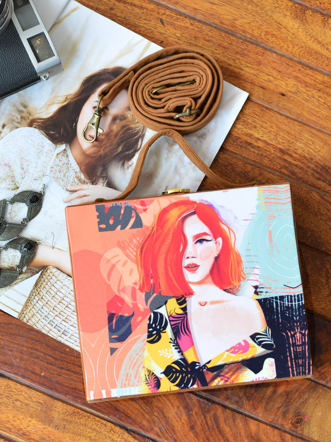 

ARTKLIM Pink & Blue Printed Box Clutch