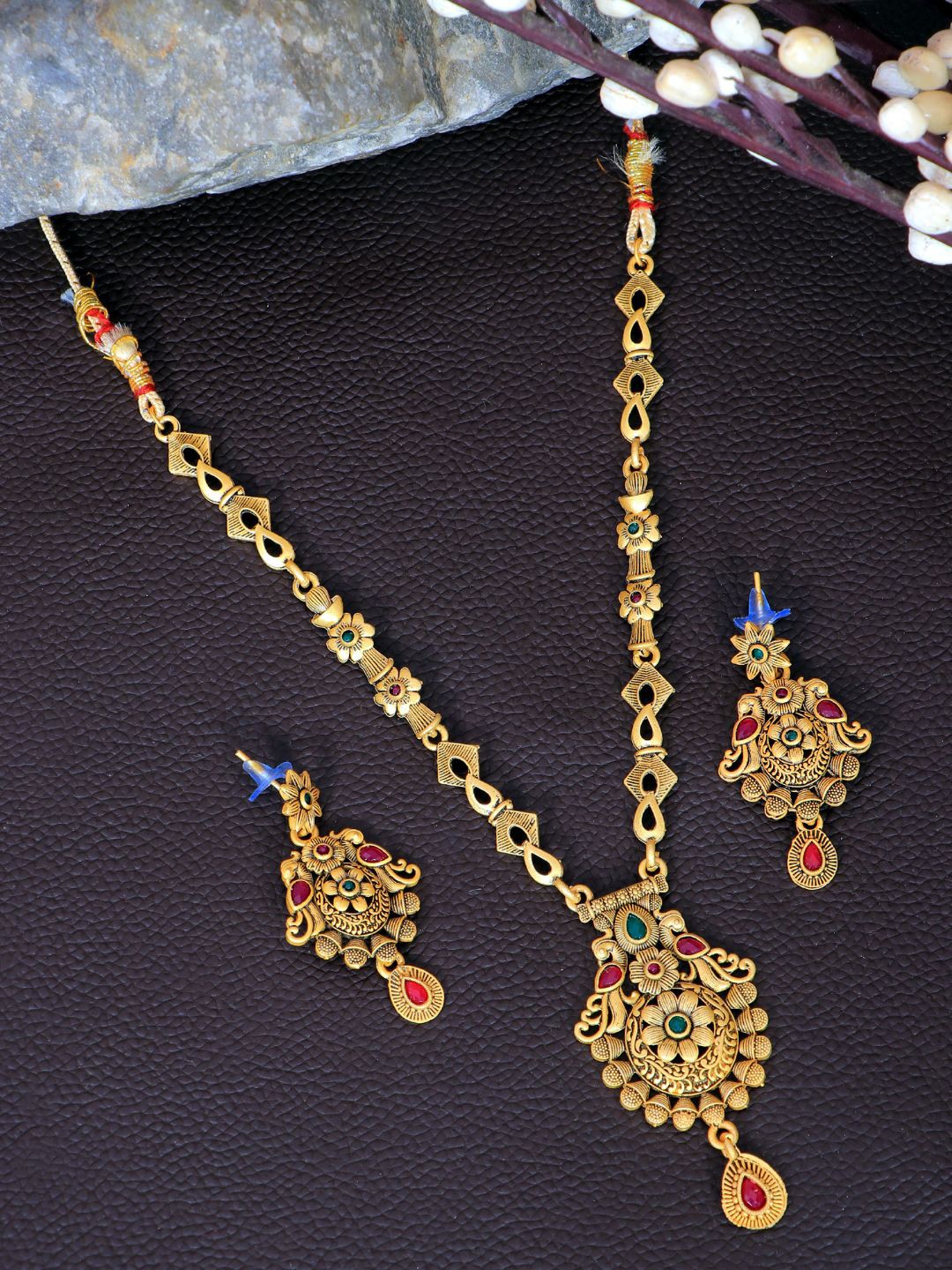 

Crunchy Fashion Gold-Plated Kundan-Studded Jewellery Set