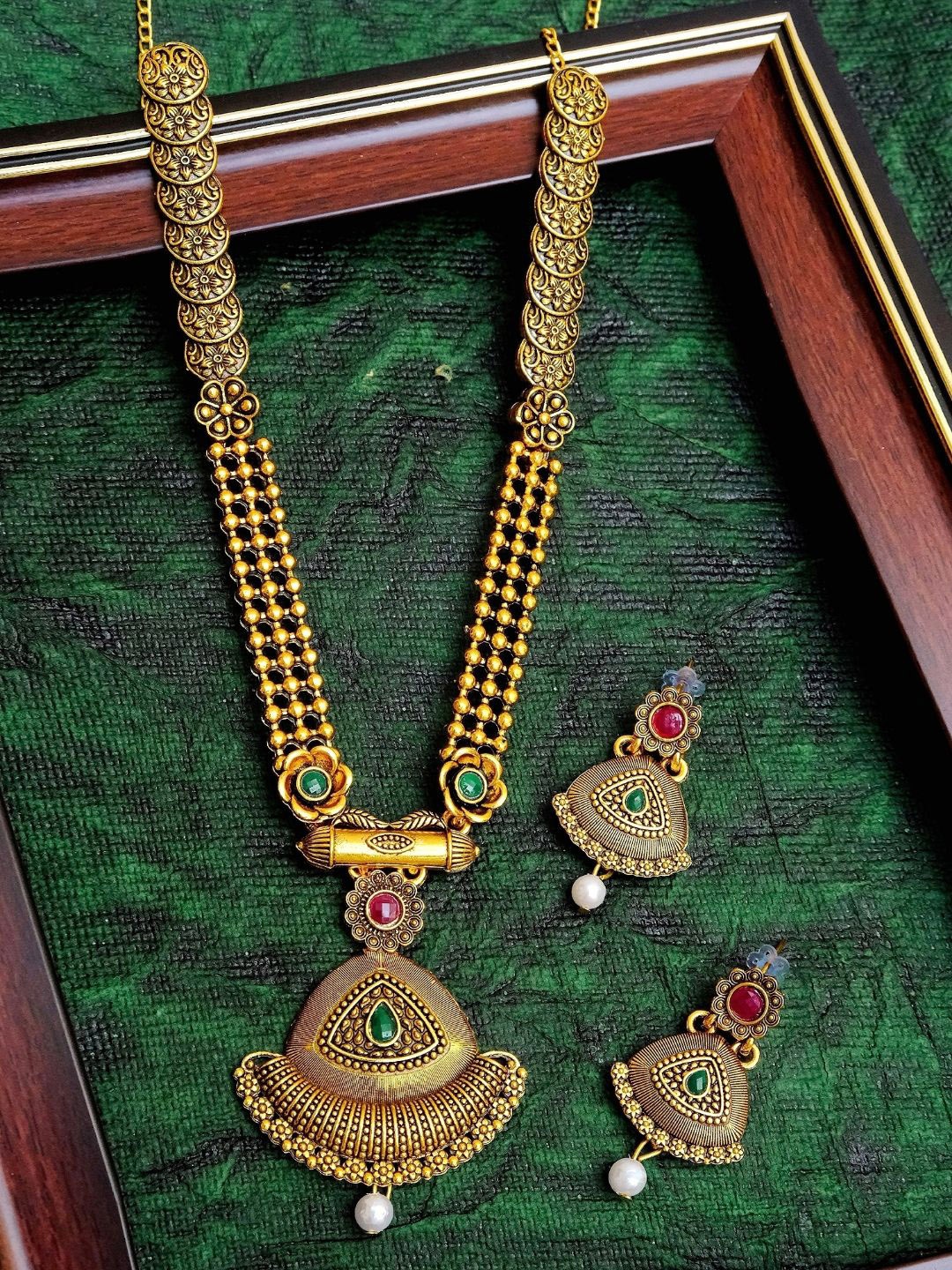 

Crunchy Fashion Gold-Plated White & Green Stone-Studded Pearl Choker Jewellery Set