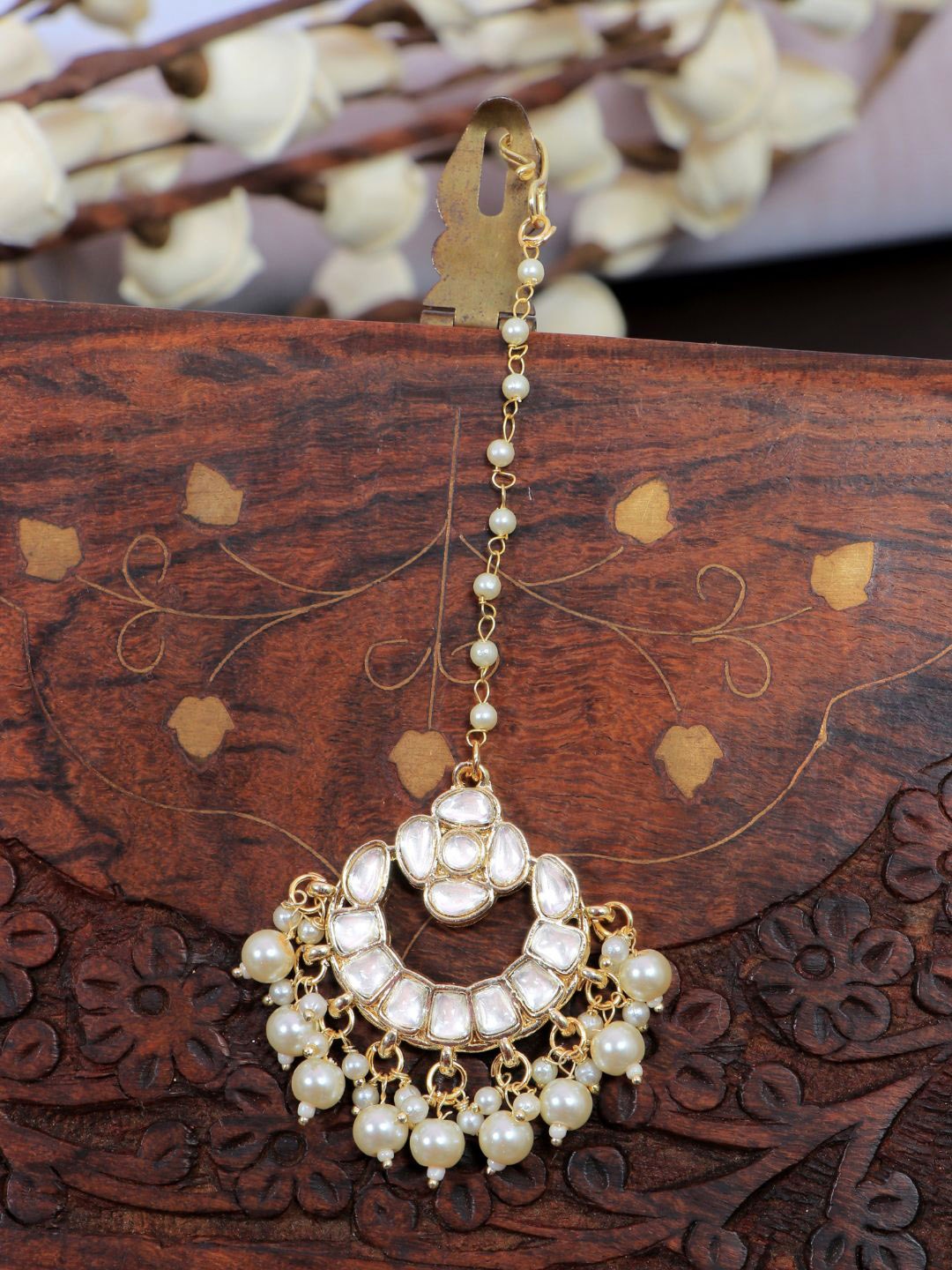 

Crunchy Fashion Gold-Plated & White Kundan Studded Maang Tikka