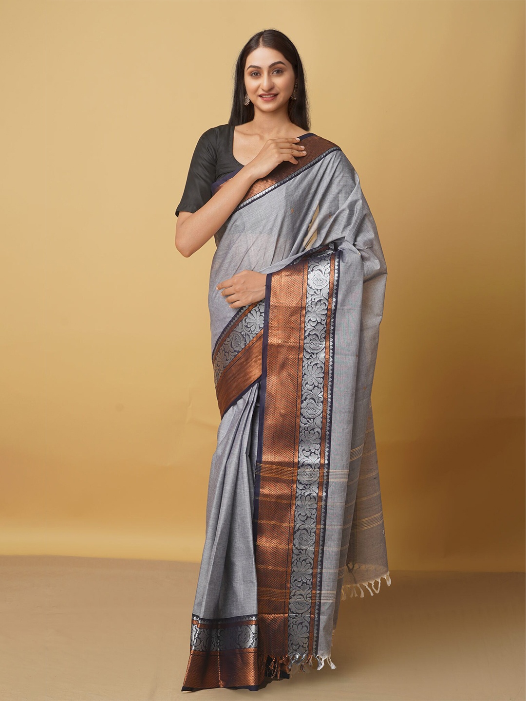 

Unnati Silks Grey & Gold-Toned Zari Pure Cotton Kanjeevaram Saree