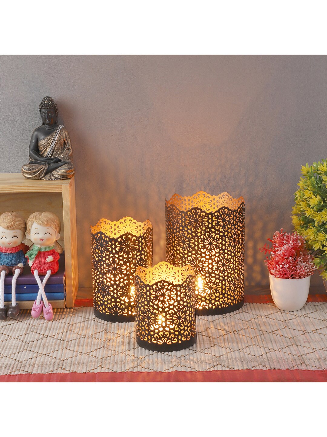 

Amaya Decors Set of 3 Black & Gold-Toned Metal Candle Holder