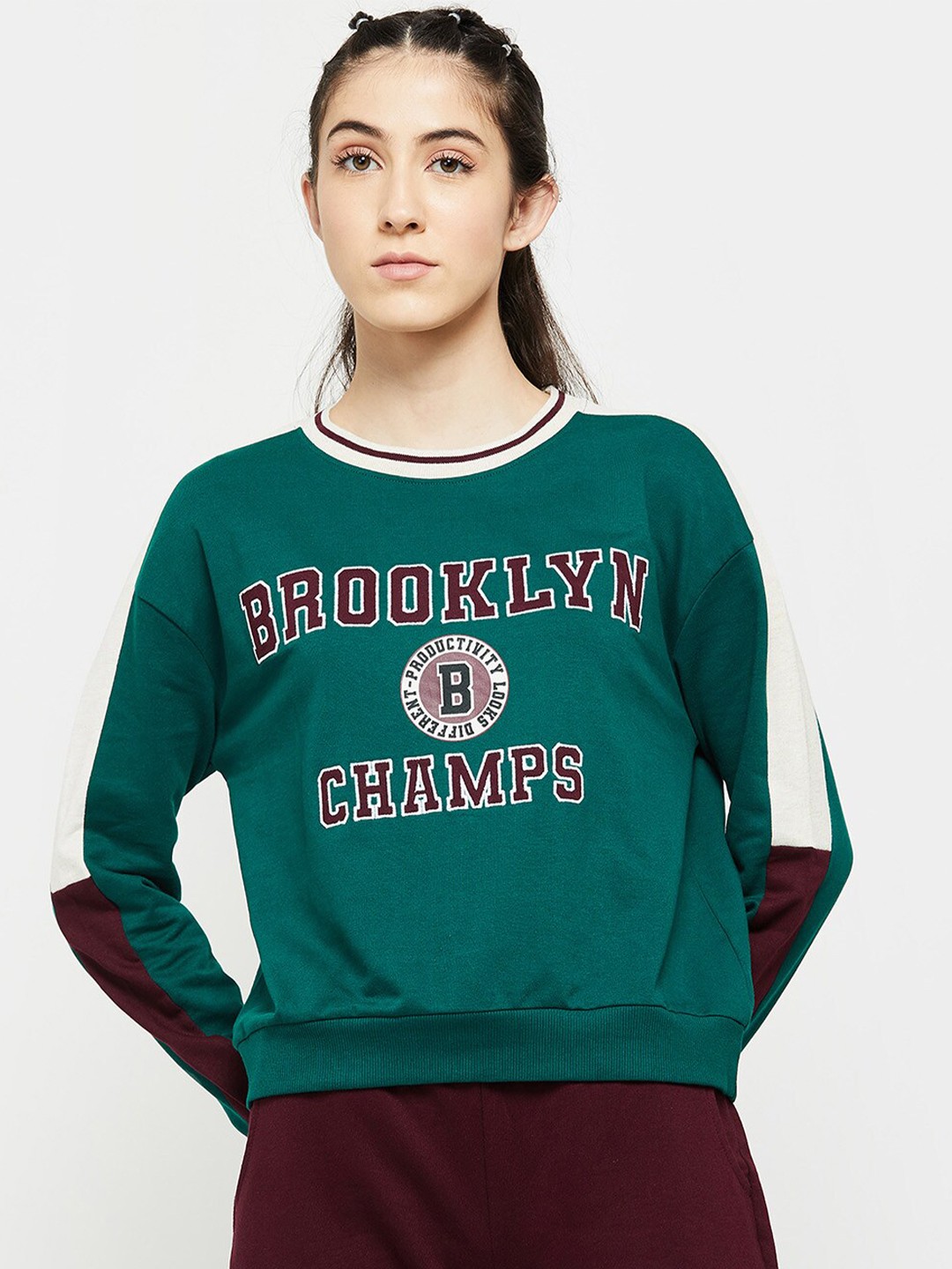 

max Women Green Printed Typography Sweatshirt