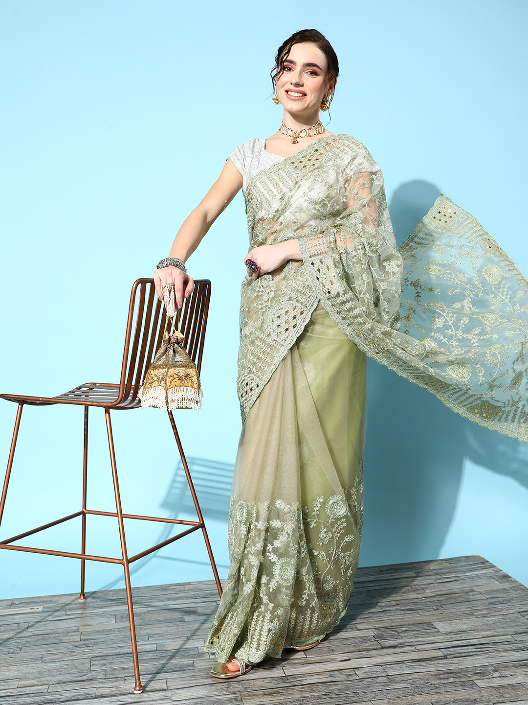 

Ishin Floral Saree with Embroidered border, Green
