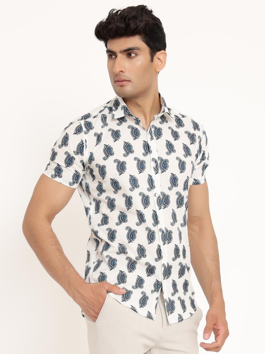 

Tistabene Men White Comfort Printed Ethnic Motif Casual Shirt