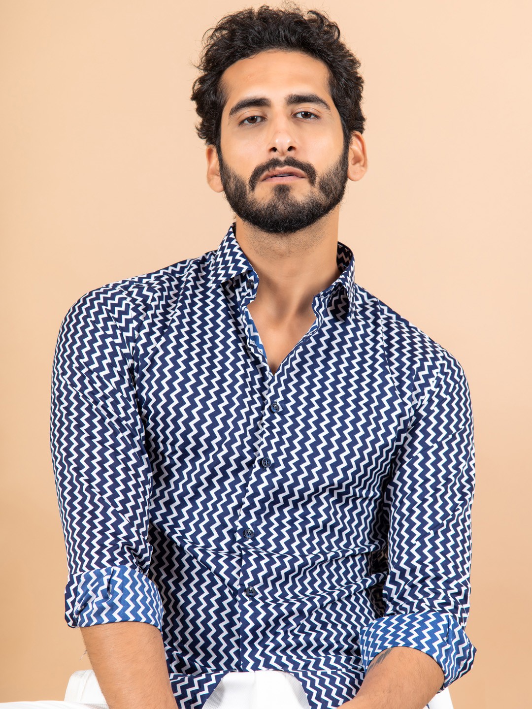 

Tistabene Men Blue Comfort Chevron Printed Casual Shirt