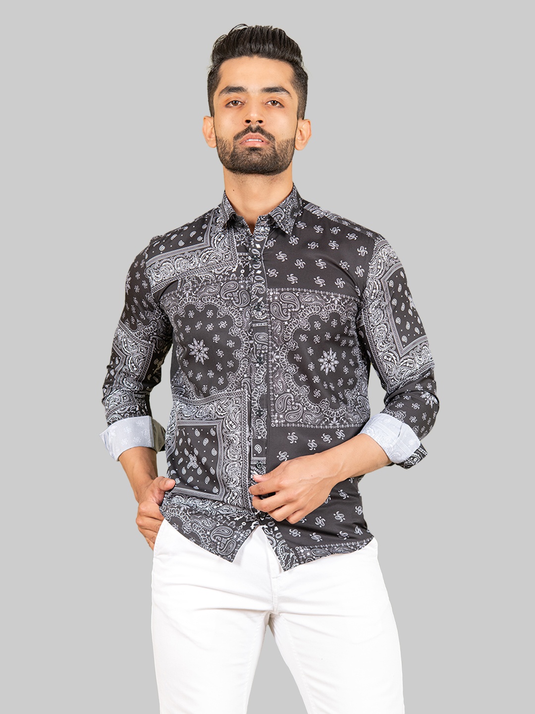 

Tistabene Men Black Comfort Printed Casual Shirt