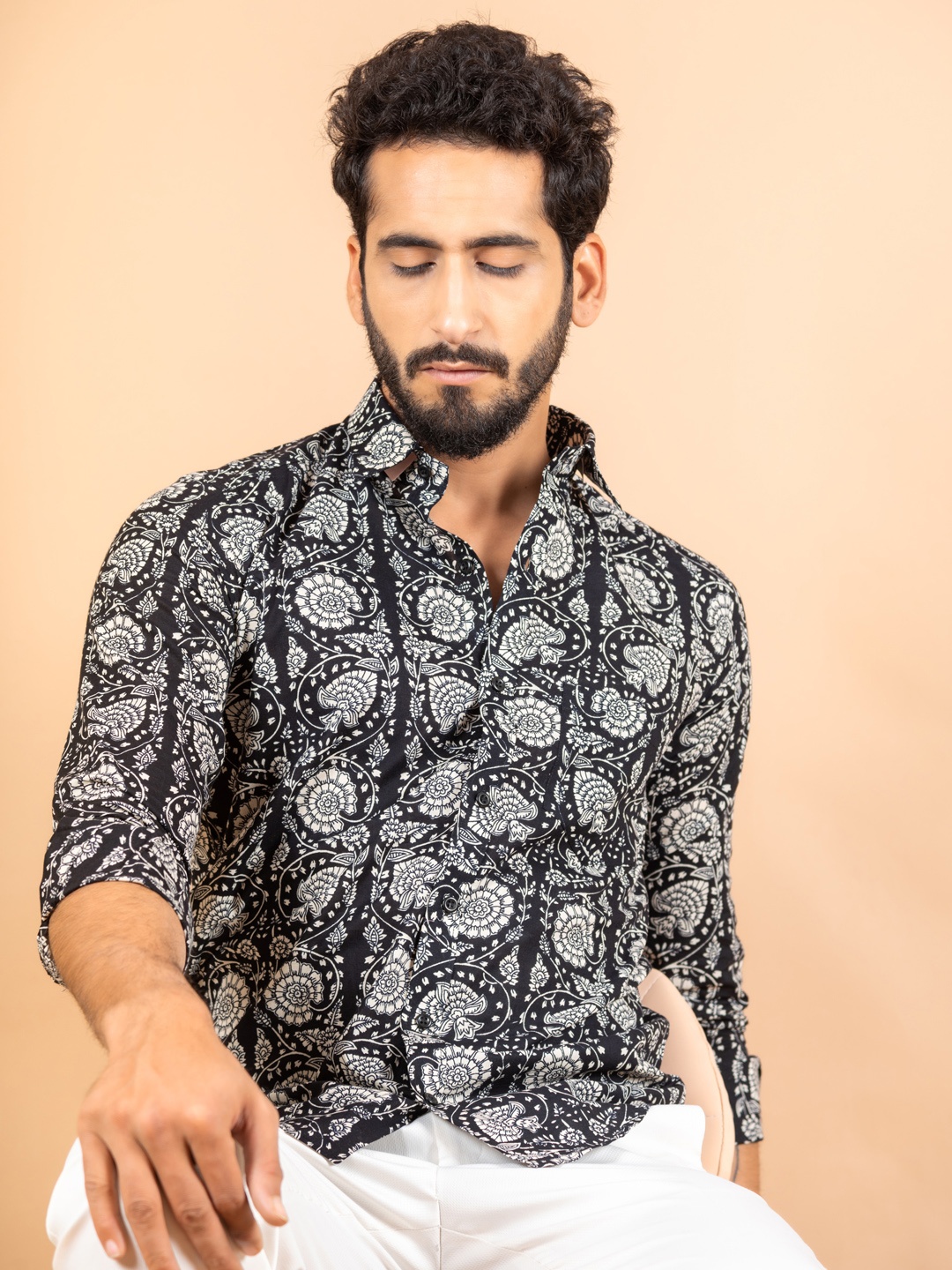 

Tistabene Men Black Comfort Printed Cotton Casual Shirt