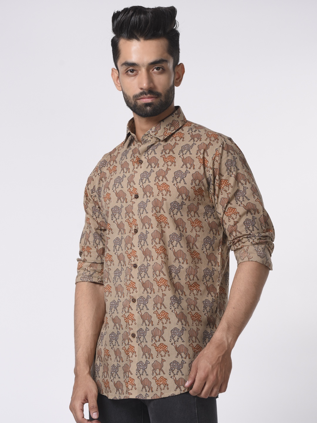 

Tistabene Men Beige Comfort Slim Fit Printed Casual Shirt