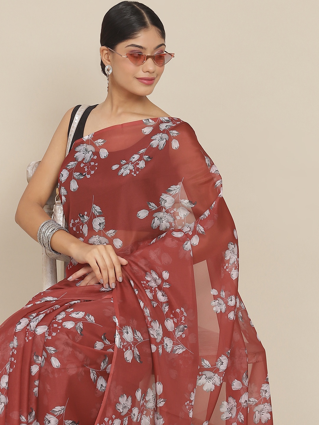 

Ishin Red Floral Printed Silk Blend Saree