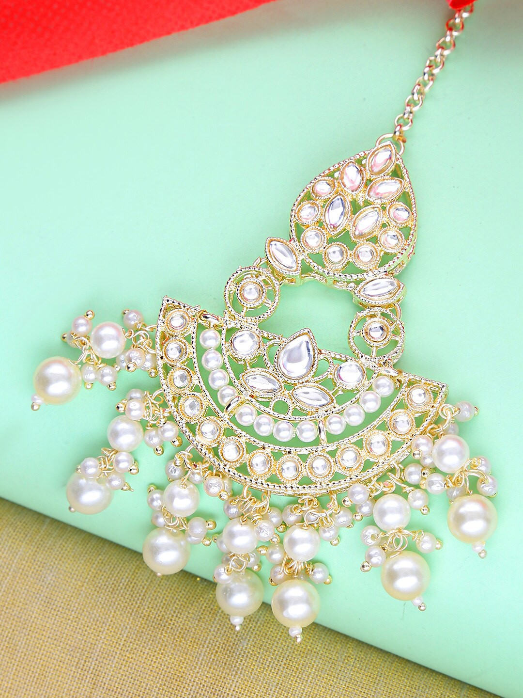 

Yellow Chimes Gold-Plated & White Kundan Studded Traditional Maangtikka