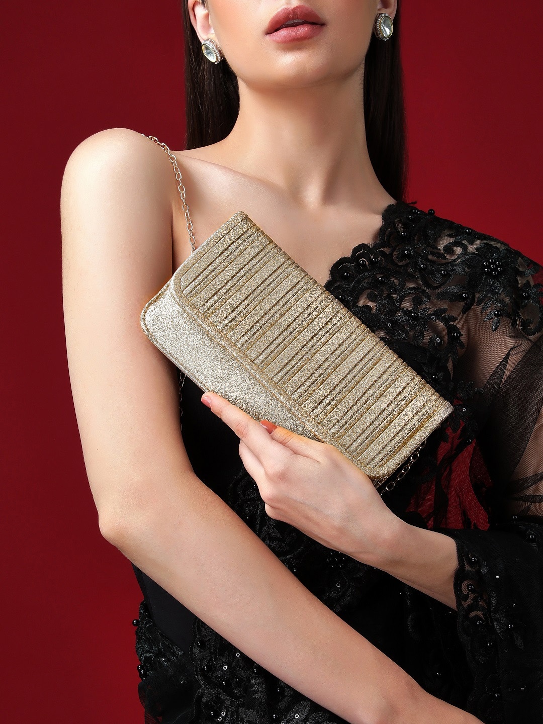 

Rubans Women Cream-Coloured & Gold-Toned Textured Envelope Clutch