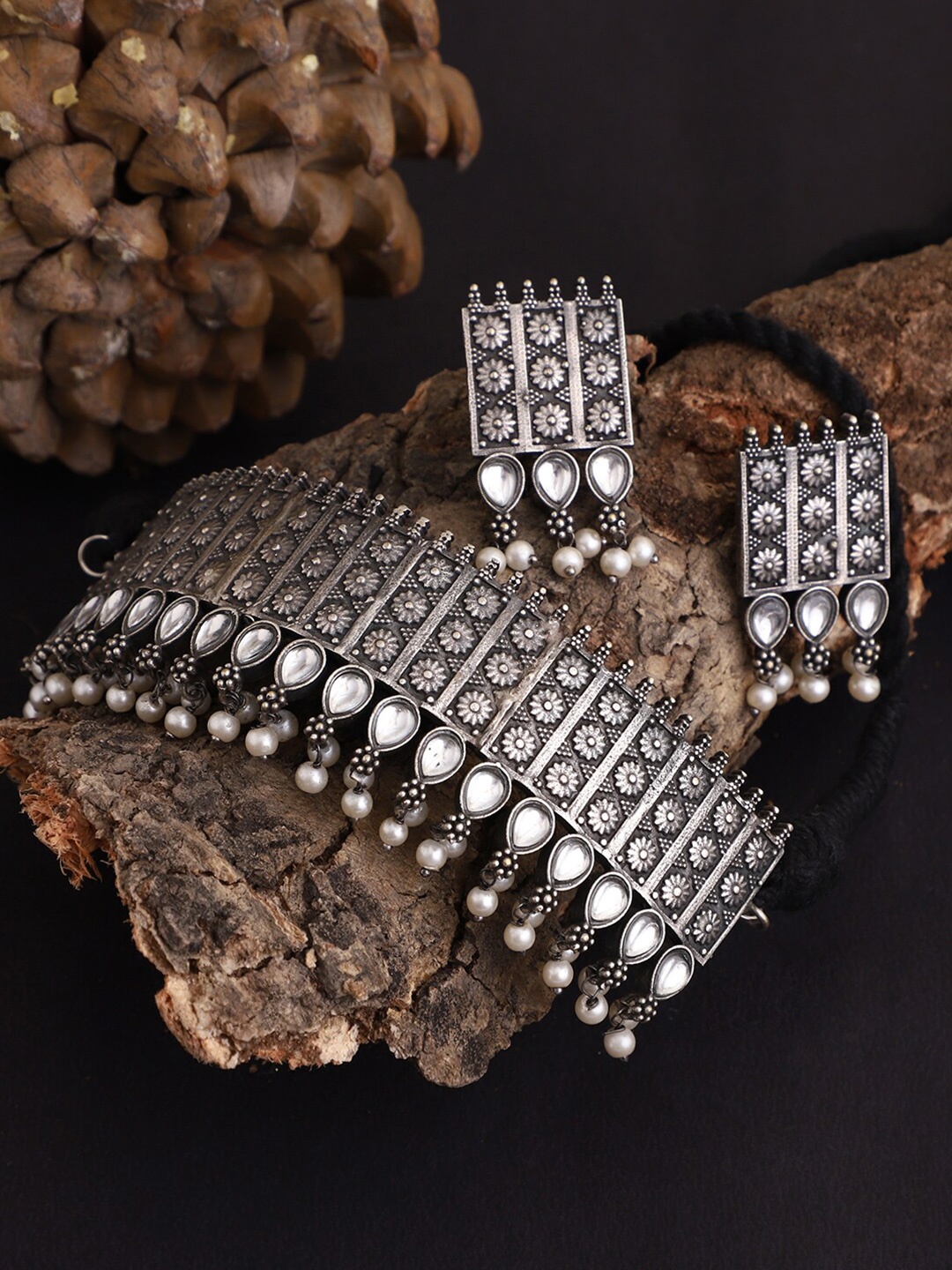 

VENI Silver-Plated Oxidised Choker Necklace & Earrings Set