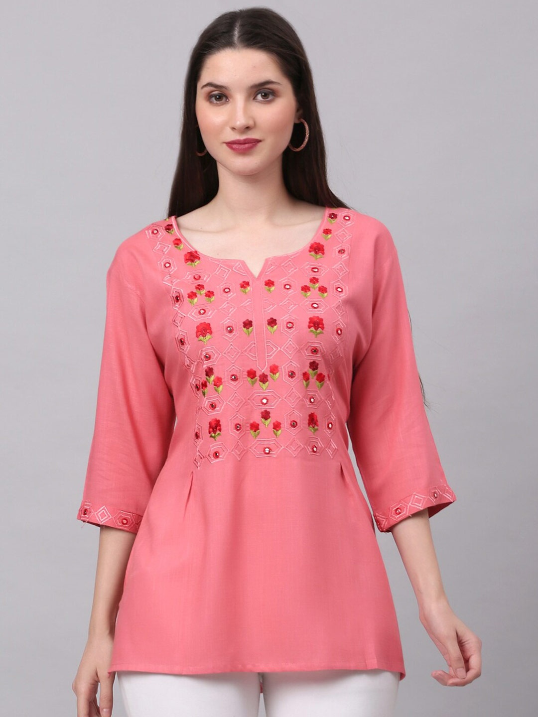 

NEUDIS Women Pink Floral Embroidered Handloom Kurti