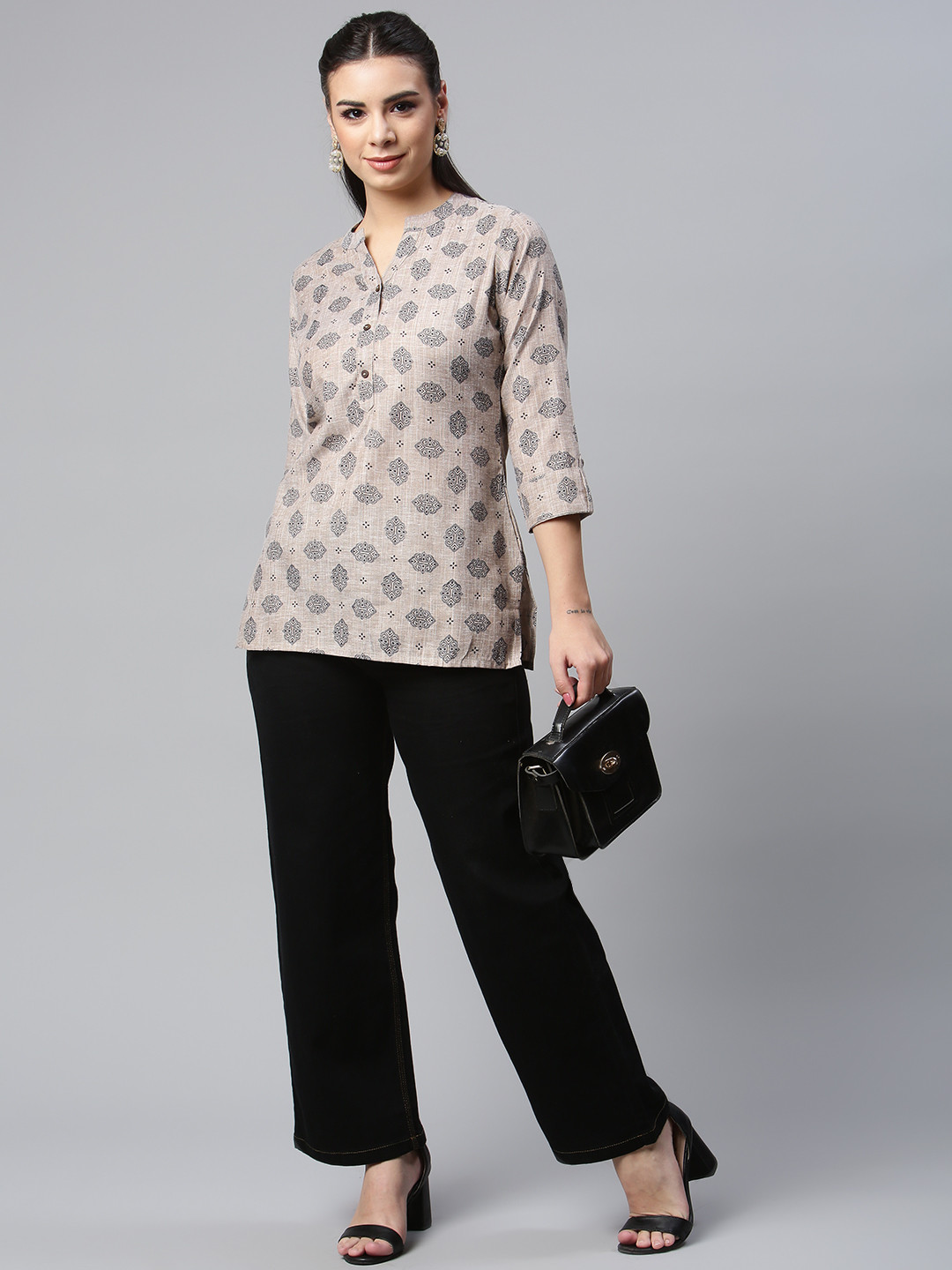 

MALHAAR Grey Ethnic Motifs Printed Pure Cotton Kurti