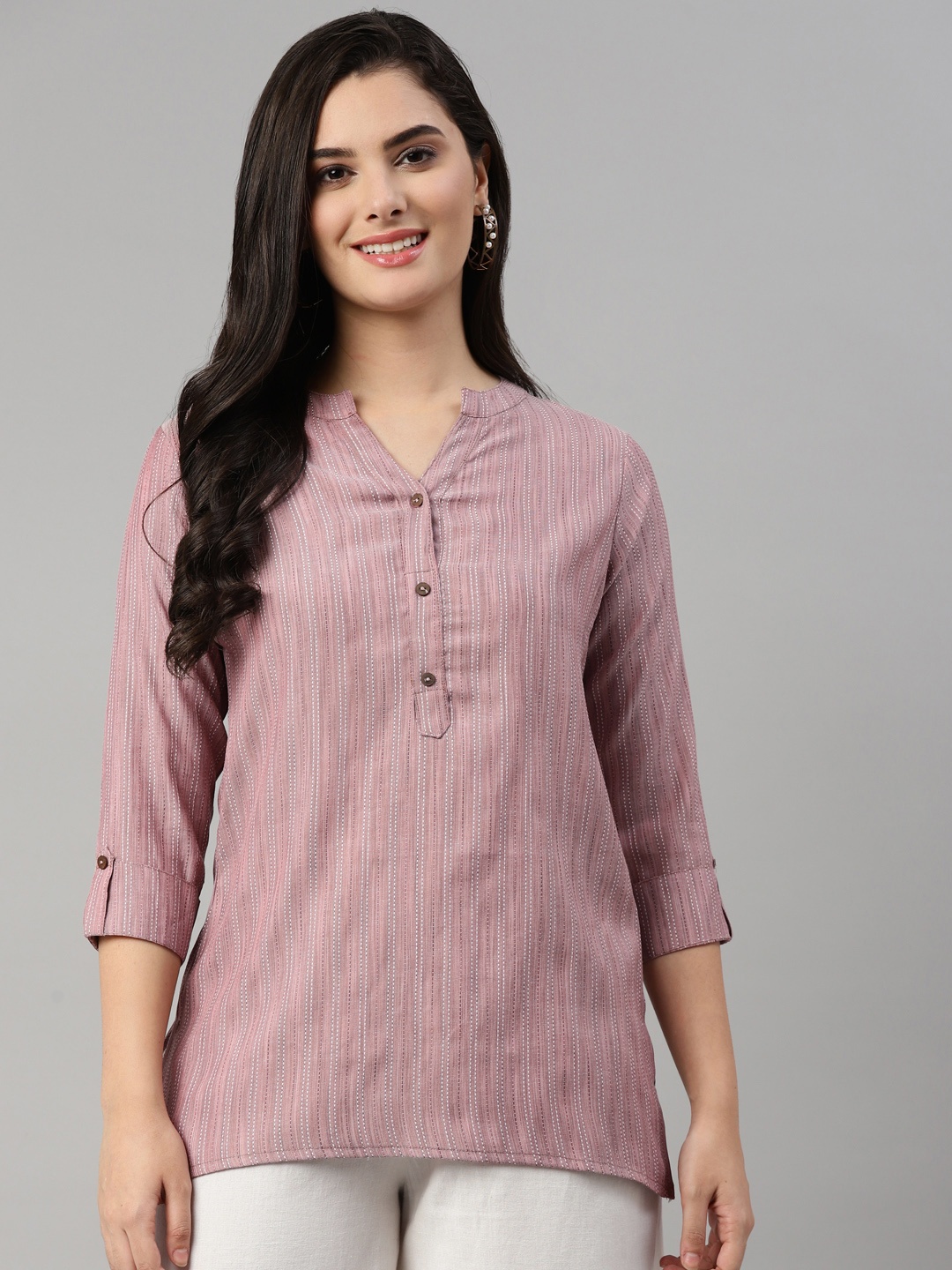 

MALHAAR Pink & White Embroidered Thread Work Kurti