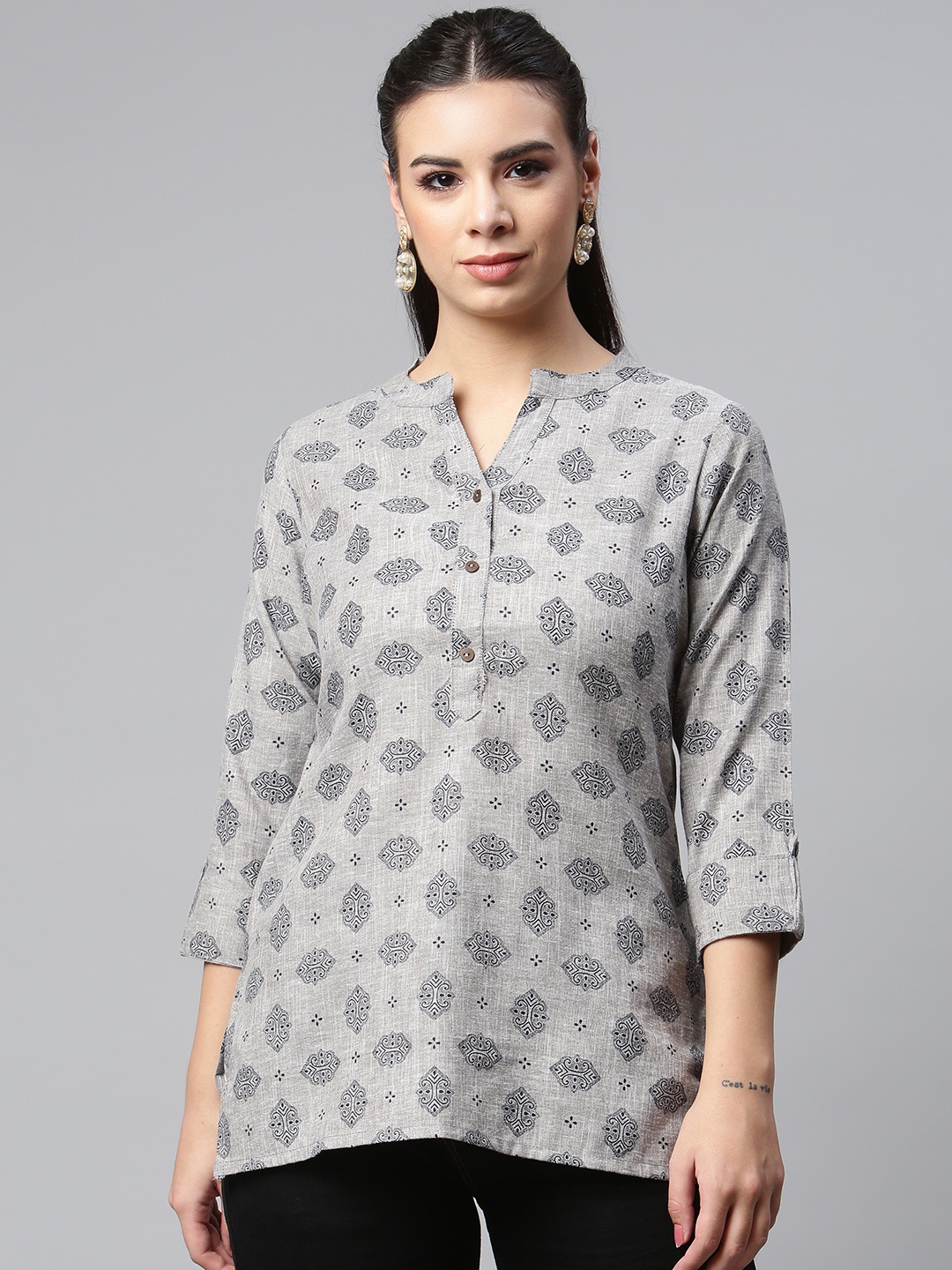 

MALHAAR Grey Ethnic Motifs Printed Pure Cotton Kurti