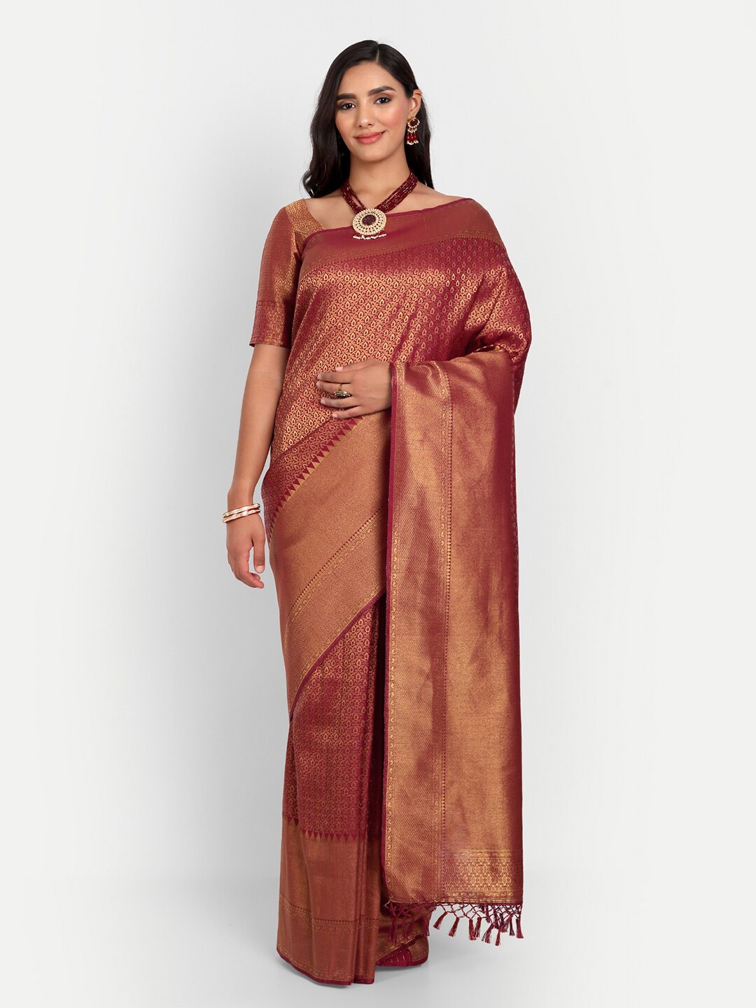 

Vardha Maroon & Gold-Toned Ethnic Motifs Zari Silk Blend Kanjeevaram Saree