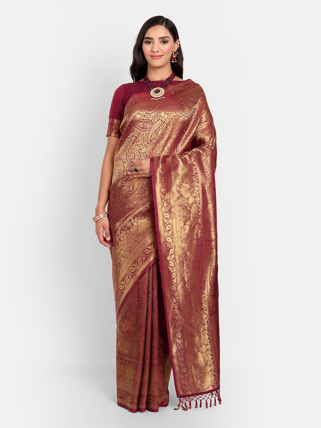 

Vardha Maroon And Gold-Toned Woven Design Zari Kanjeevaram Saree