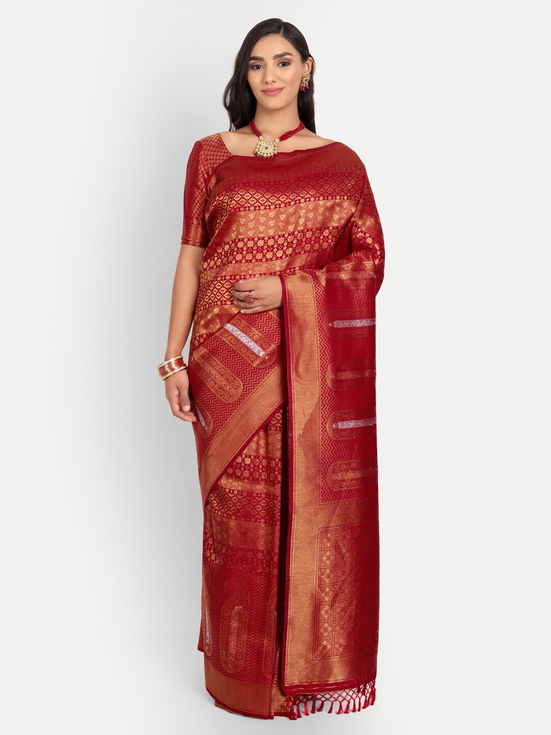 

Vardha Red & Gold-Toned Woven Design Zari Silk Blend Kanjeevaram Saree
