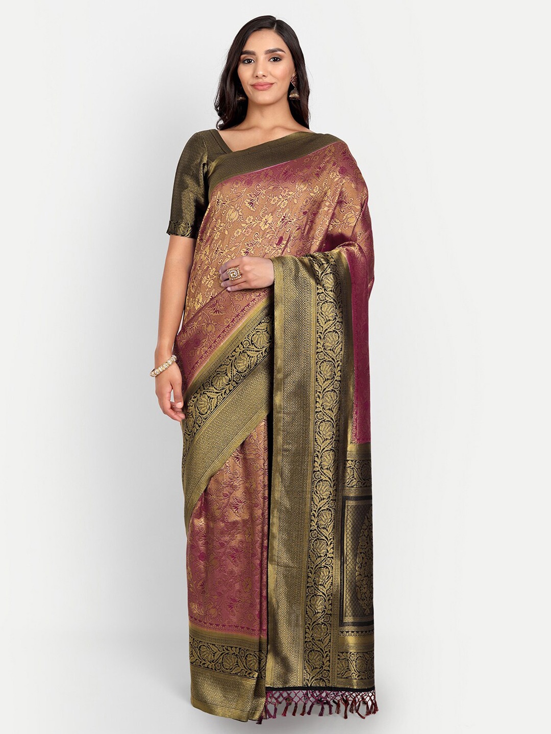 

Vardha Women Maroon & Gold-Toned Floral Zari Silk Blend Kanjeevaram Saree