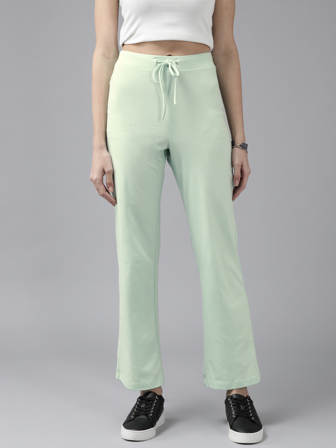 

Roadster Women Green Solid Trousers