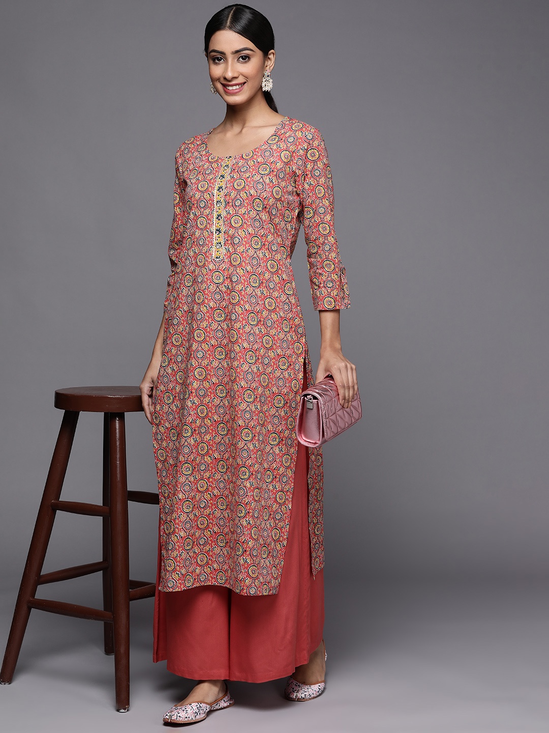 

Varanga Women Peach-Coloured & Navy Blue Floral Printed Kurta