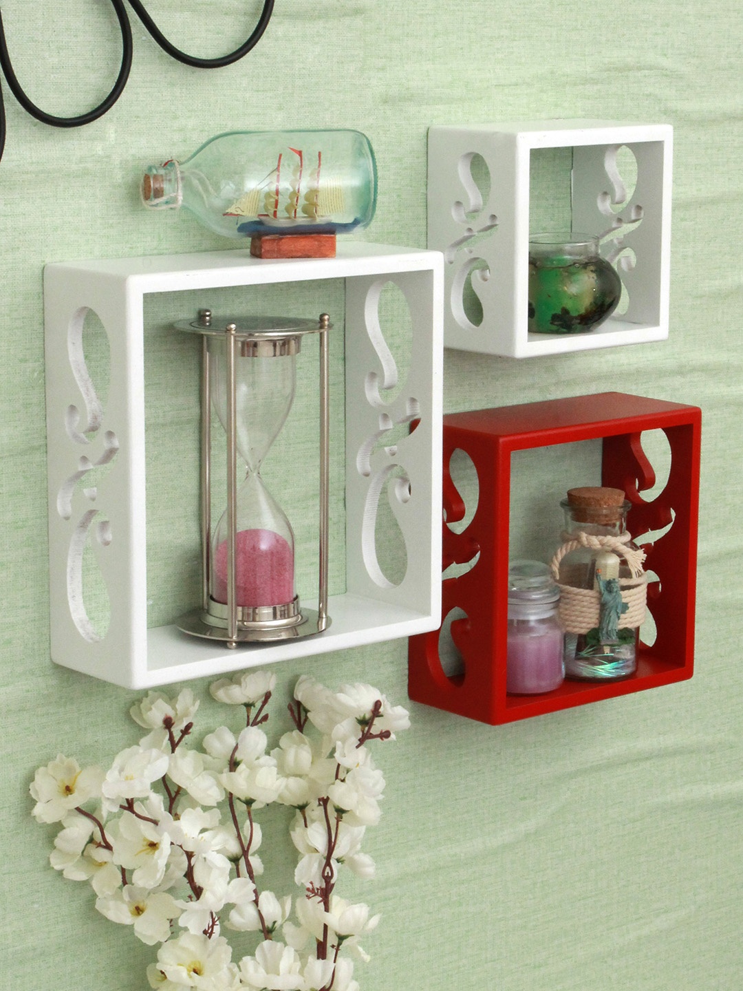 

Home Sparkle Set Of 3 White & Red MDF Decorative Wall Mounted Cube Shelves Rack