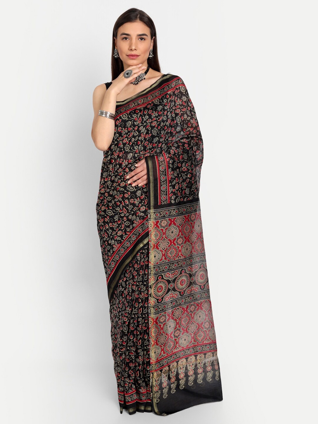 

BUTA BUTI Black & Red Floral Zari Pure Cotton Saree