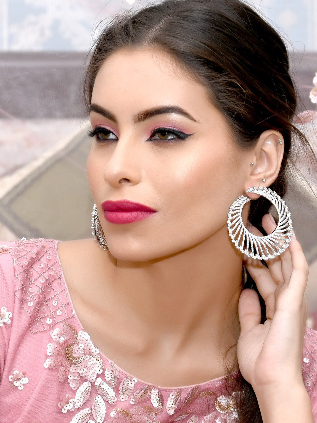 

ODETTE White Circular Hoop Earrings