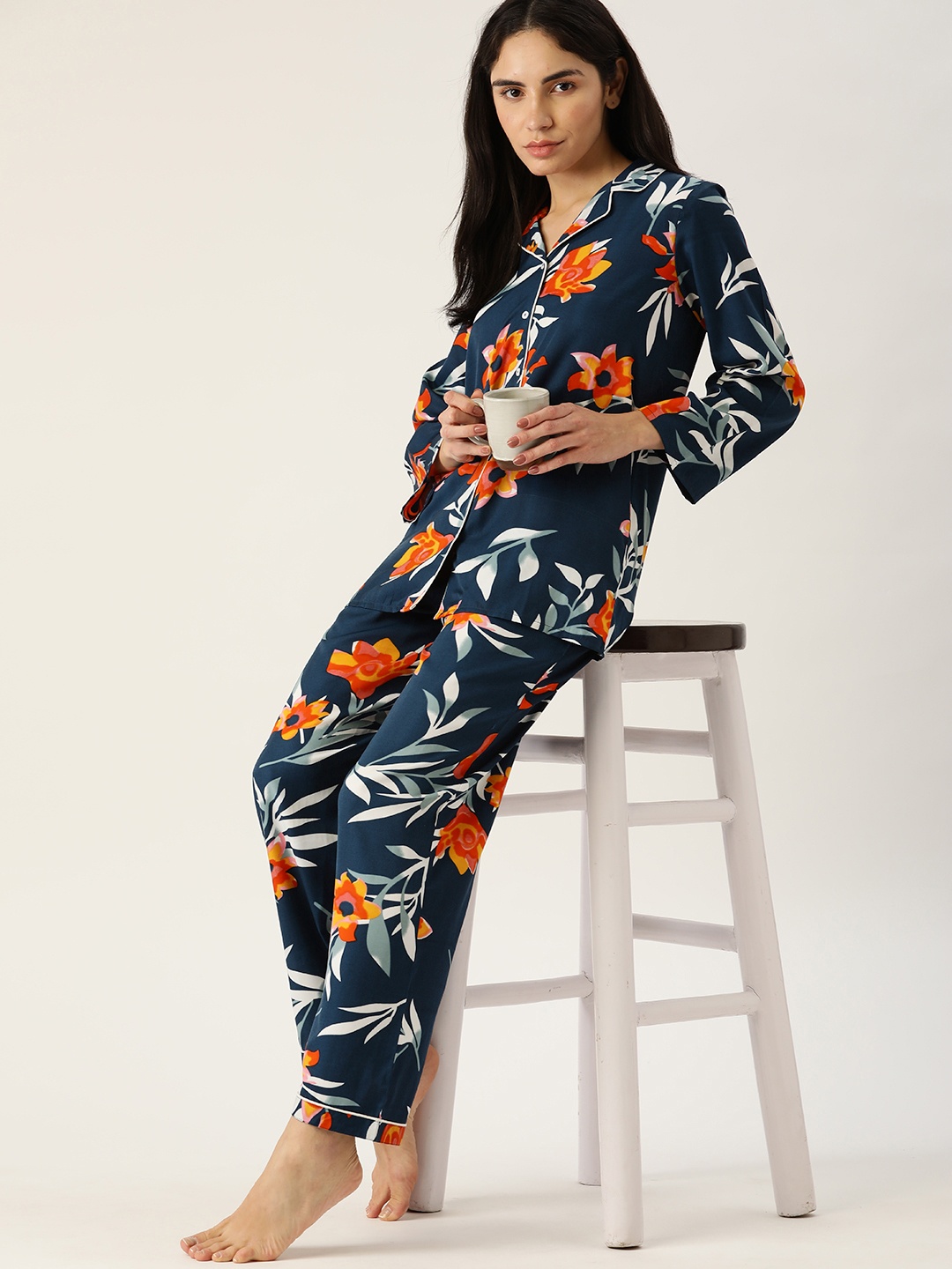 

ETC Women Navy Blue & Orange Printed Night suit