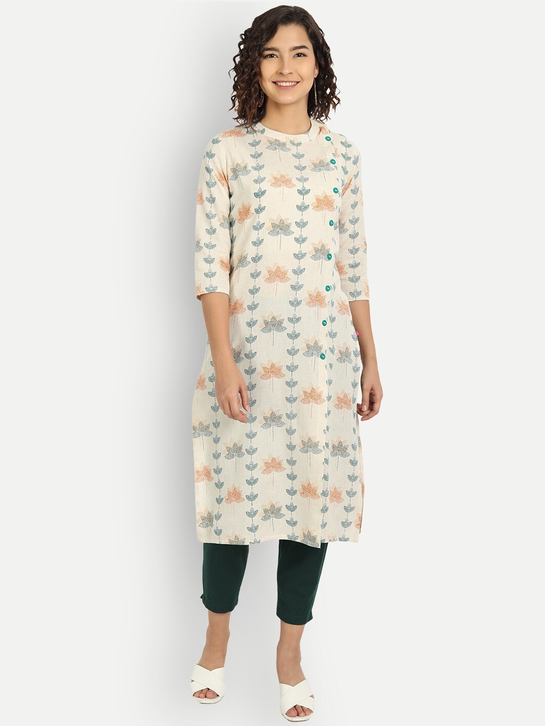 

Haute and Humble Women Cream-Coloured & Blue Floral Printed Floral Kurta