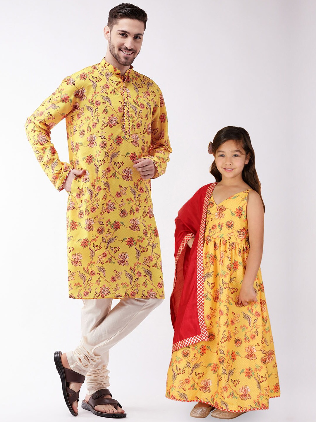 

VASTRAMAY Men Mustard Yellow Ethnic Motifs Printed Gotta Patti Kurta with Pyjamas