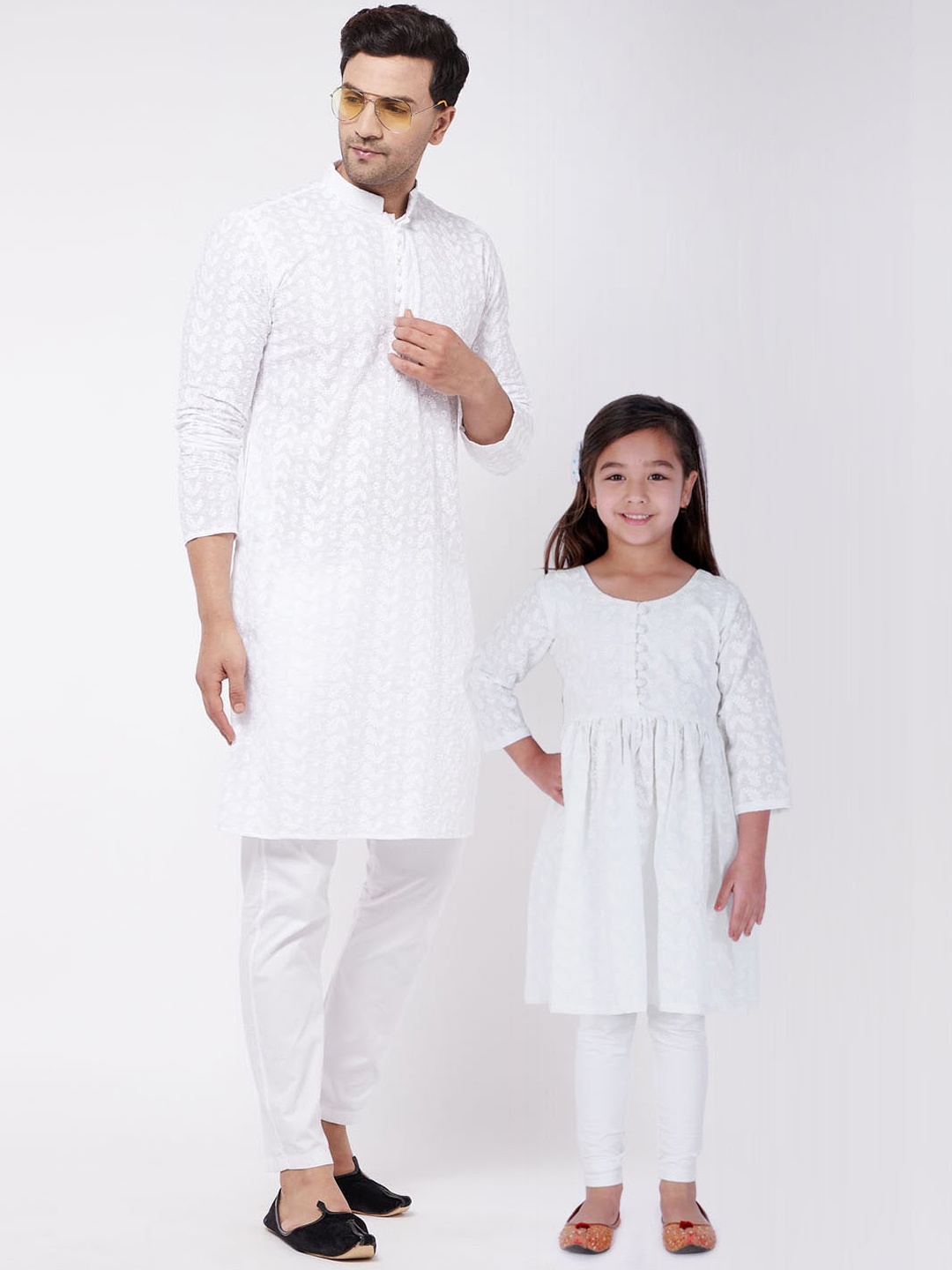 

VASTRAMAY Men White Ethnic Motifs Chikankari Pure Cotton Kurti with Pyjamas