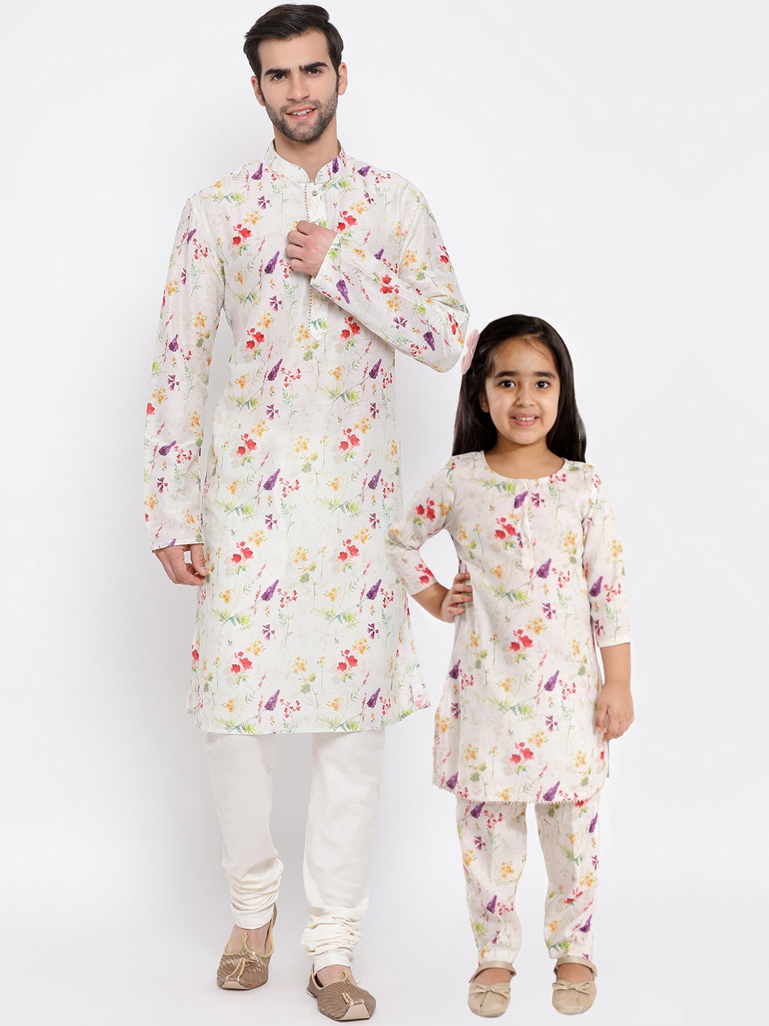 

VASTRAMAY Men Cream-Coloured Floral Printed Kurta with Churidar