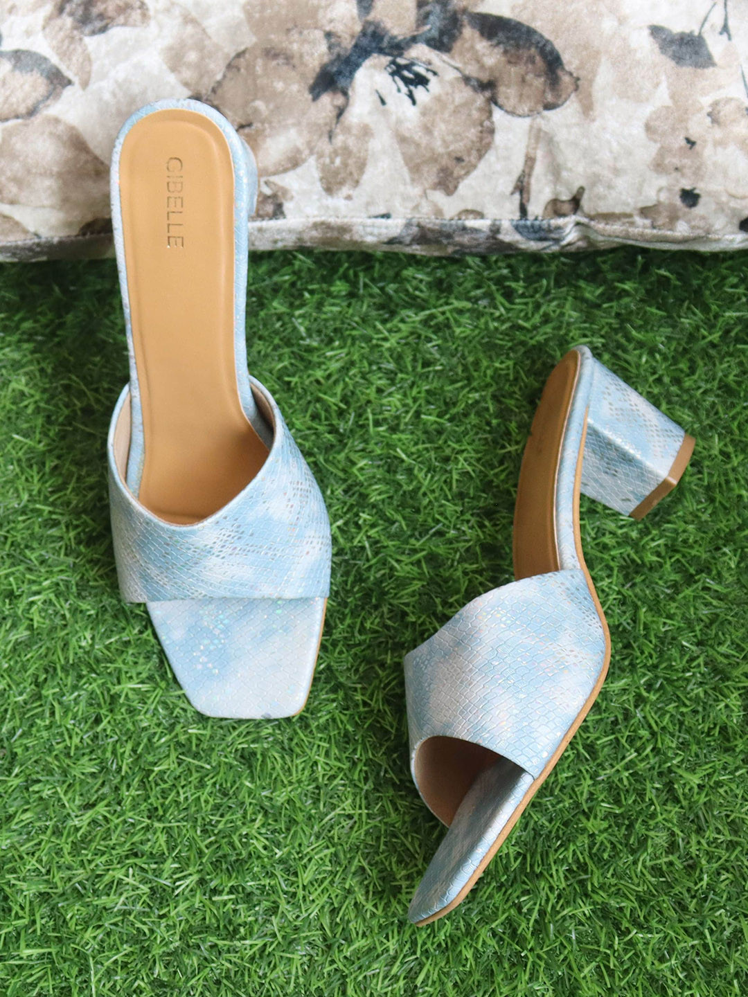 

Gibelle Blue Printed Block Heels
