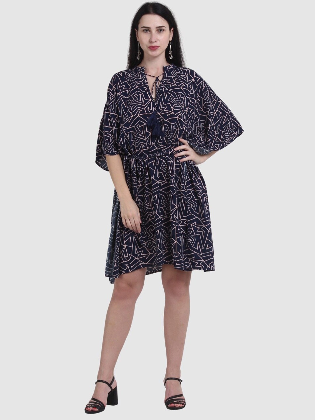 

The Label Bar Women Navy Blue & Off White Geometric Print Tie-Up Neck Kaftan Dress